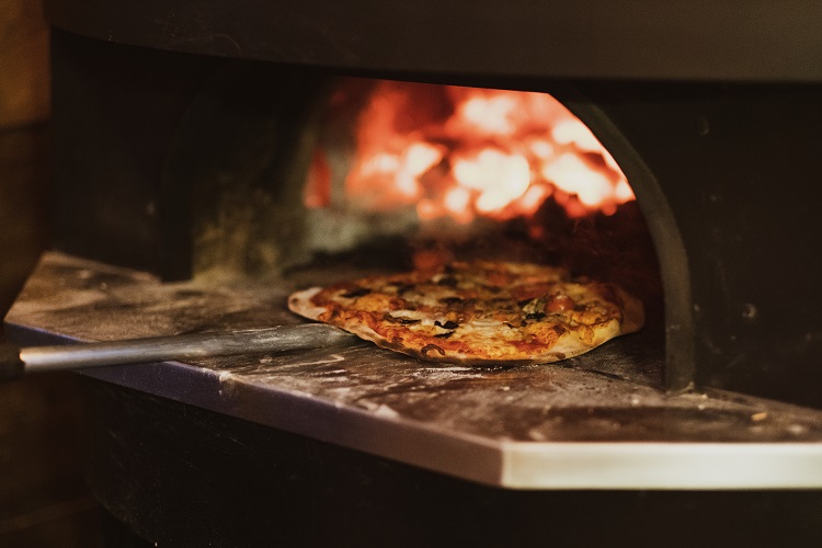 The best tips for the correct maintenance of your wood oven 